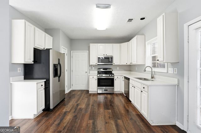 760 Jackson Bank Place NW, Lilburn, GA 30047