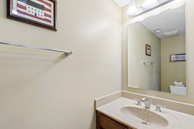 4222 Hunters Bend, Powell, OH 43065