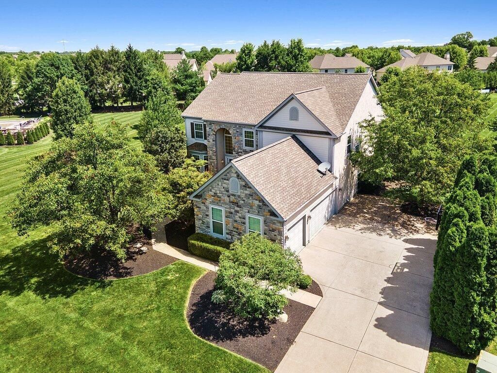 4222 Hunters Bend, Powell, OH 43065