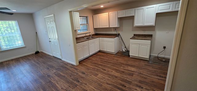 3222 Sunnyvale Street, Dallas, TX 75216