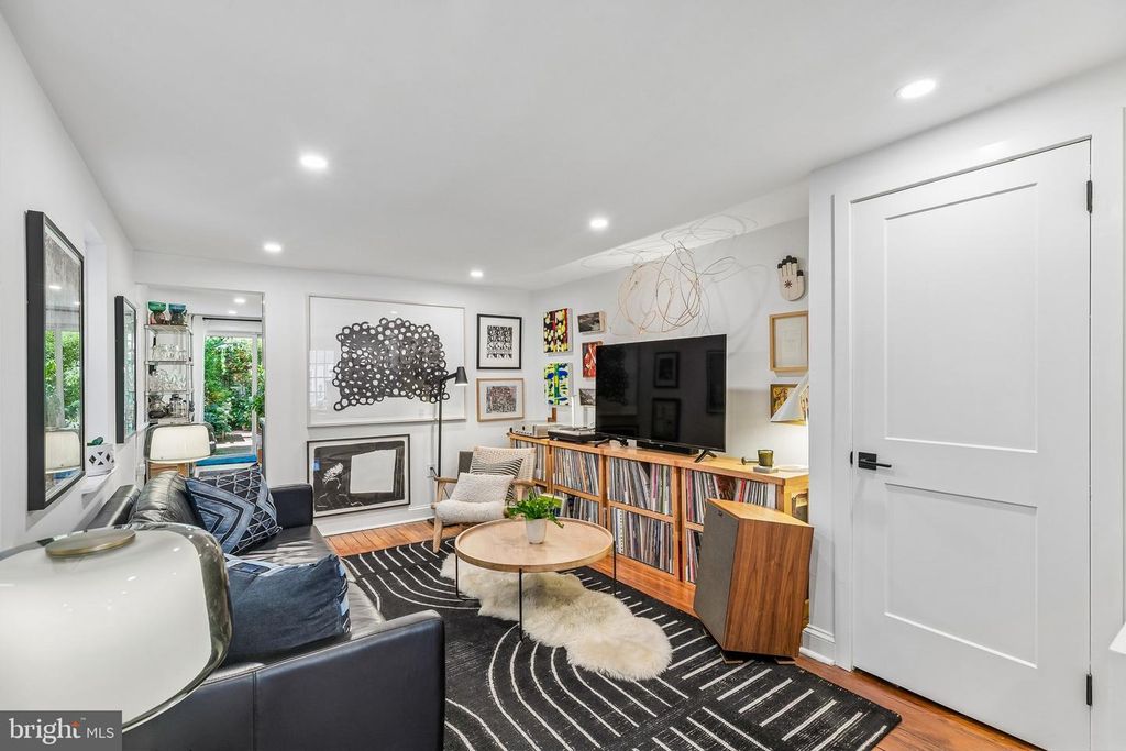 1106 MARLBOROUGH ST, PHILADELPHIA, PA 19125 — exterior