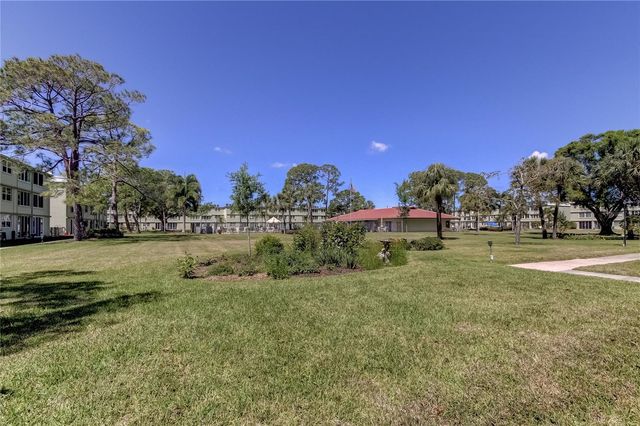 4890 BAY STREET NE 231, St Petersburg, FL 33703