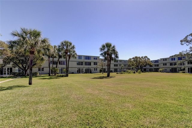 4890 BAY STREET NE 231, St Petersburg, FL 33703