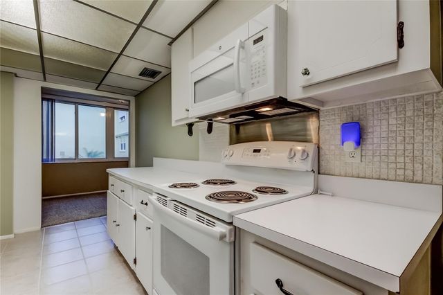 4890 BAY STREET NE 231, St Petersburg, FL 33703