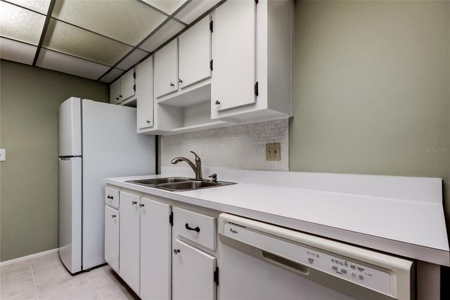 4890 BAY STREET NE 231, St Petersburg, FL 33703