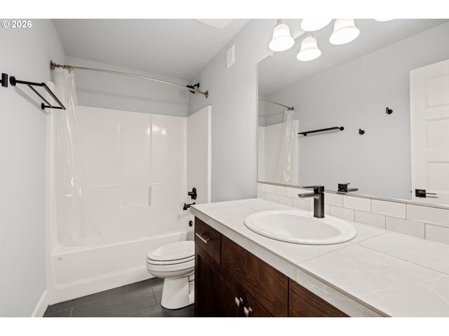 3304 N IRVINE Dr, Cornelius, OR 97124