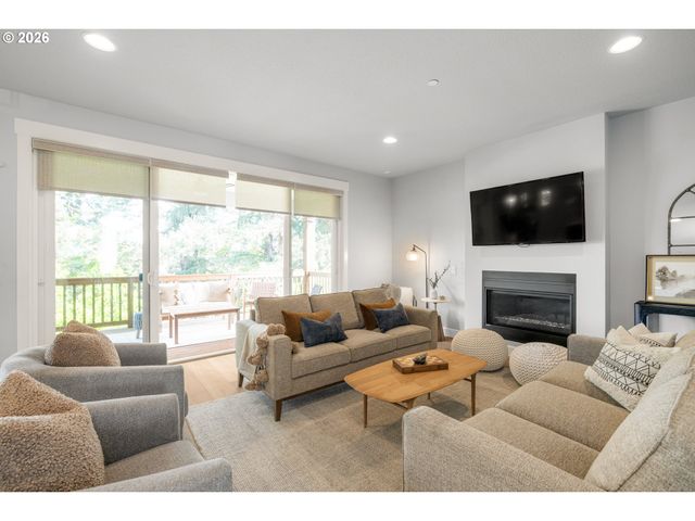 3304 N IRVINE Dr, Cornelius, OR 97124