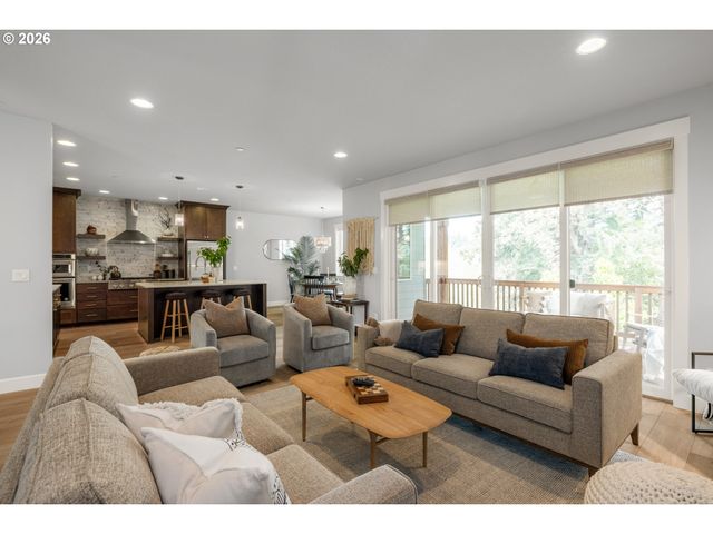 3304 N IRVINE Dr, Cornelius, OR 97124