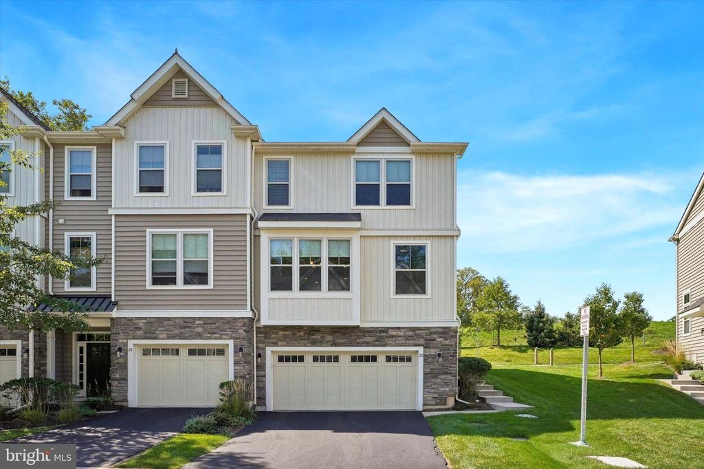 23 TREYBURN DR, Paoli, PA 19301