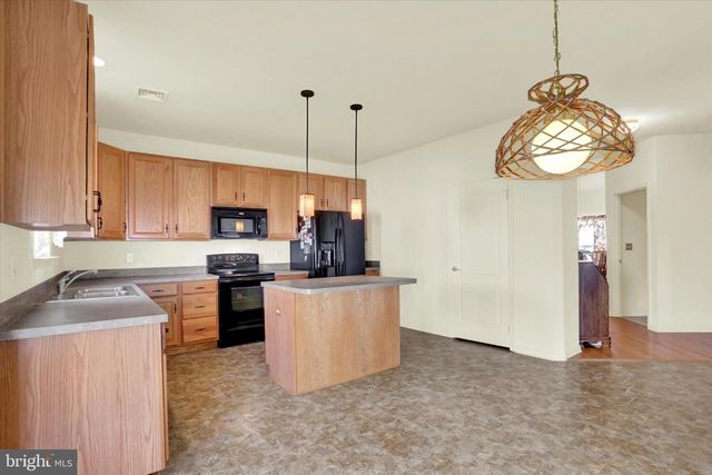 1808 KURTZ ML ML, Lancaster, PA 17601