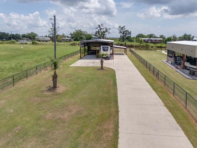 1721 Dr. Beatrous Road, Theriot, LA 70397