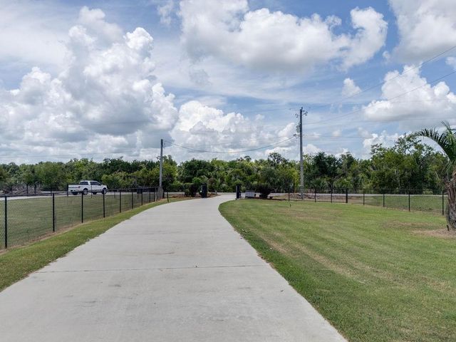 1721 Dr. Beatrous Road, Theriot, LA 70397