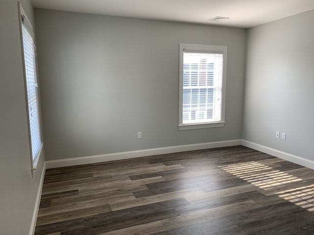 40 Ames Ave 202, Canton, MA 02021