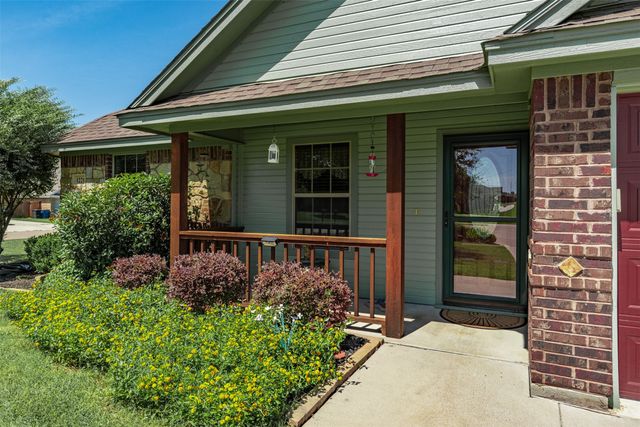 1221 Eagle Lake Drive, Azle, TX 76020