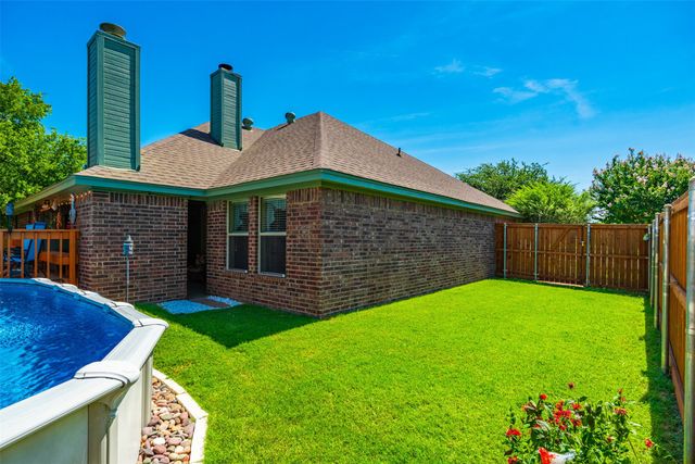 1221 Eagle Lake Drive, Azle, TX 76020
