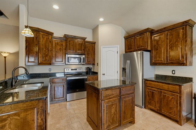 1221 Eagle Lake Drive, Azle, TX 76020