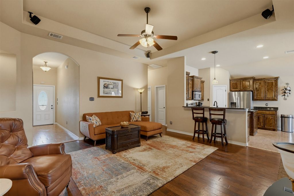 1221 Eagle Lake Drive, Azle, TX 76020