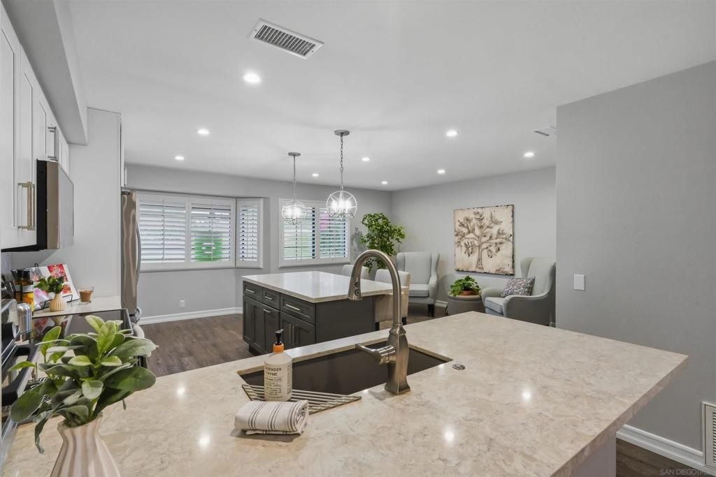 7982 Mission Vista, San Diego, CA 92120 — exterior