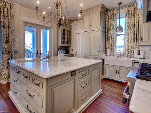 345 S Church ST, Smithfield, VA 23430