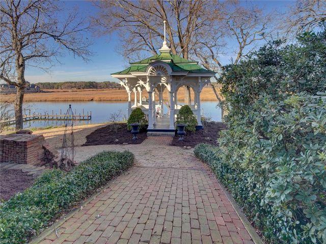 345 S Church ST, Smithfield, VA 23430