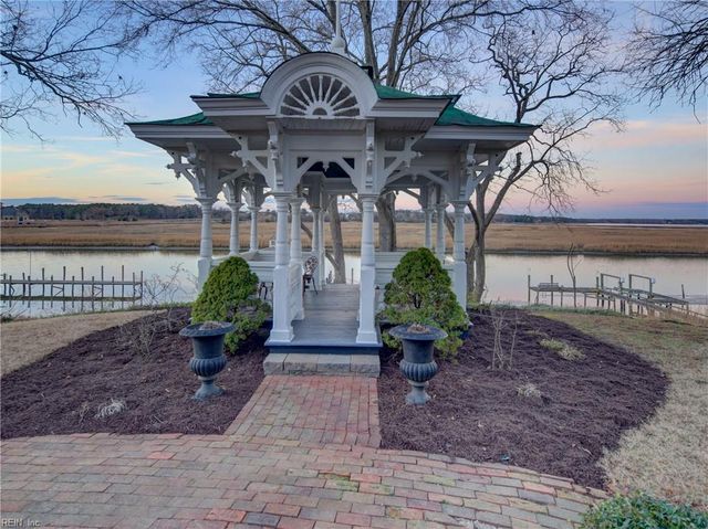 345 S Church ST, Smithfield, VA 23430