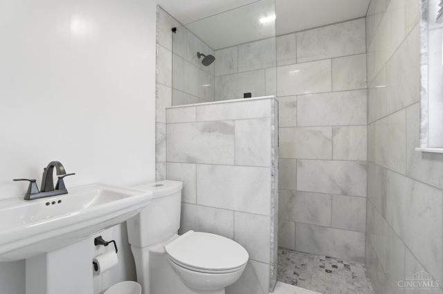 4515 Camberwell Road, Cincinnati, OH 45209