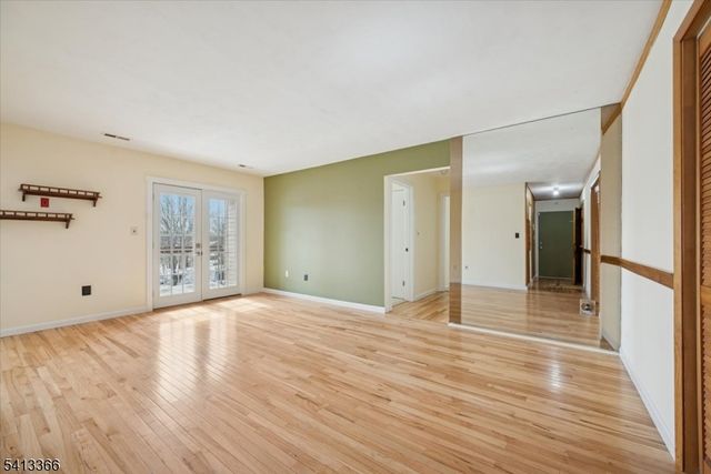 209 Green Hollow Dr, Woodbridge Twp., NJ 08830