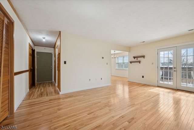 209 Green Hollow Dr, Woodbridge Twp., NJ 08830