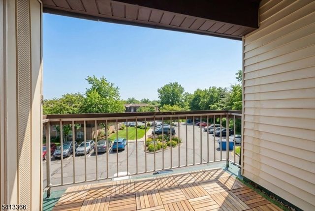 209 Green Hollow Dr, Woodbridge Twp., NJ 08830