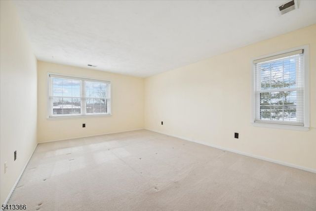 209 Green Hollow Dr, Woodbridge Twp., NJ 08830