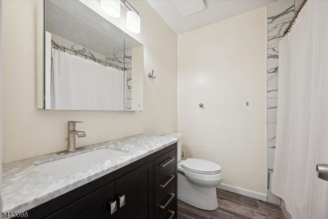 209 Green Hollow Dr, Woodbridge Twp., NJ 08830