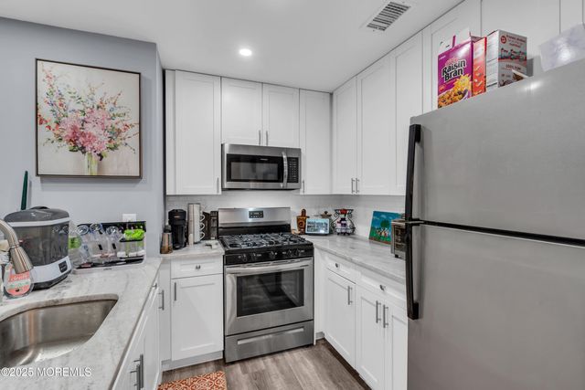 1 Thoroughbred Fare, Tinton Falls, NJ 07753