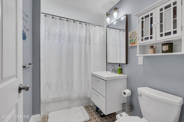 1 Thoroughbred Fare, Tinton Falls, NJ 07753