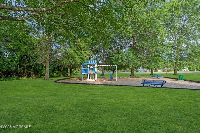 1 Thoroughbred Fare, Tinton Falls, NJ 07753