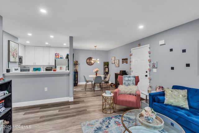 1 Thoroughbred Fare, Tinton Falls, NJ 07753