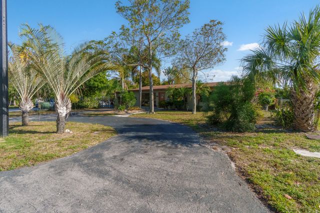 1400 NE 24th Street, Pompano Beach, FL 33064