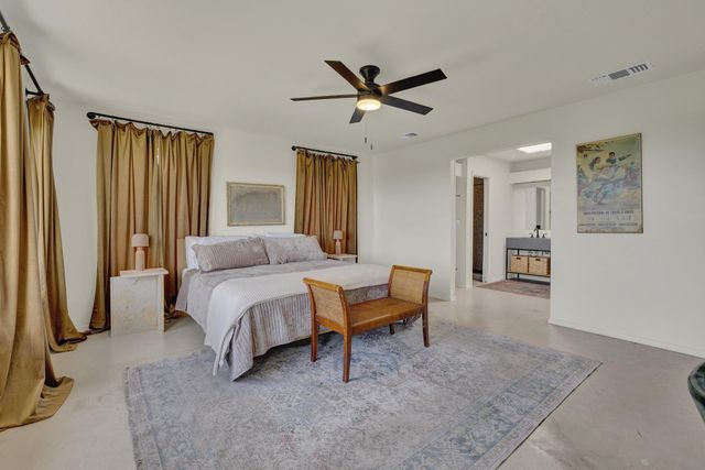 447 MADRONA DR DR, New Braunfels, TX 78132