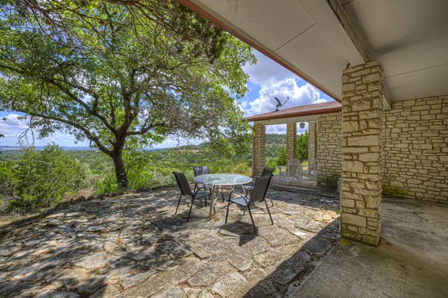 447 MADRONA DR DR, New Braunfels, TX 78132