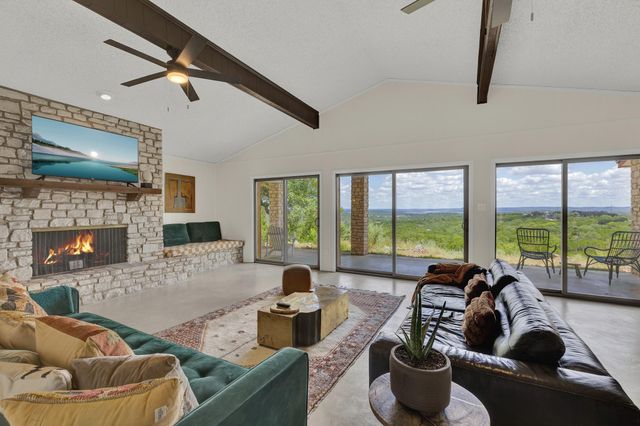 447 MADRONA DR DR, New Braunfels, TX 78132