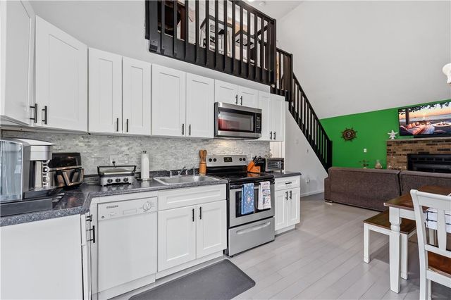 9302 Fairmount Way, Coolbaugh Twp, PA 18466