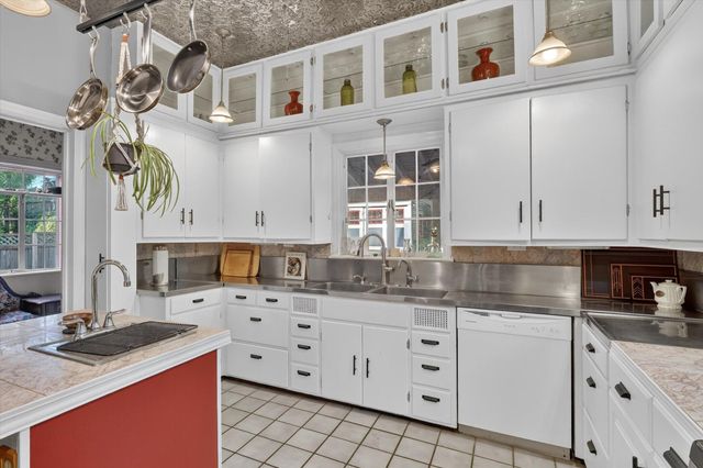 22 Prospect Avenue Se, City Of Grand Rapids, MI 49503