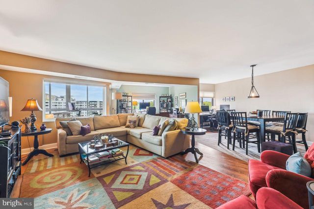 1600 N Oak St Apt 826, Arlington, VA 22209