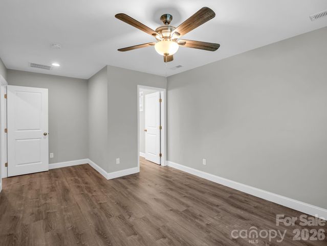 92 Lakeside Drive, Asheville, NC 28806