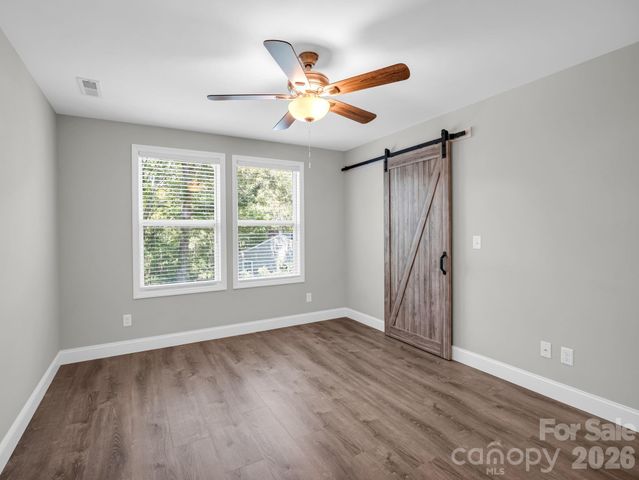 92 Lakeside Drive, Asheville, NC 28806