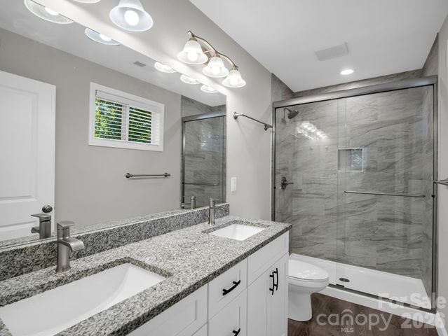 92 Lakeside Drive, Asheville, NC 28806