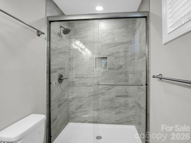 92 Lakeside Drive, Asheville, NC 28806