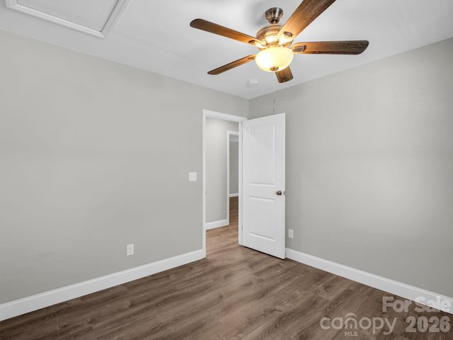92 Lakeside Drive, Asheville, NC 28806