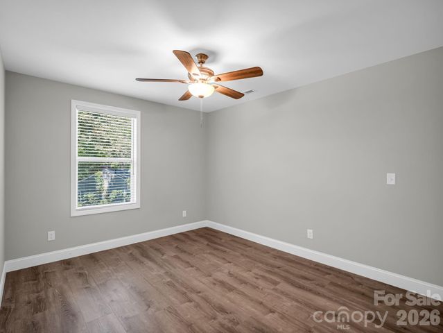 92 Lakeside Drive, Asheville, NC 28806