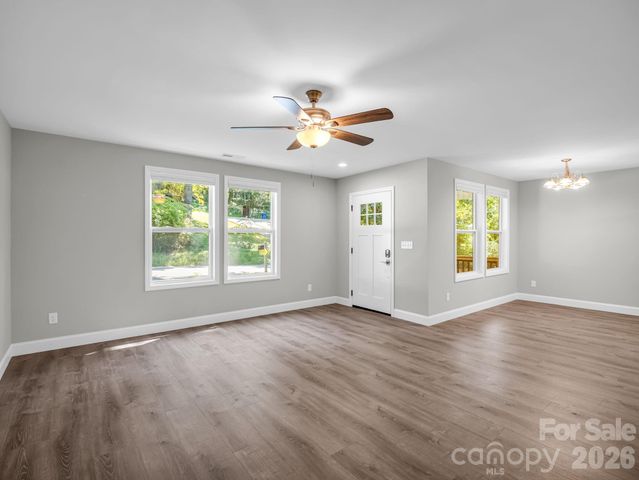92 Lakeside Drive, Asheville, NC 28806