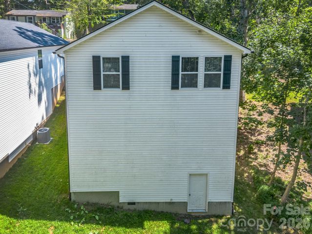 92 Lakeside Drive, Asheville, NC 28806